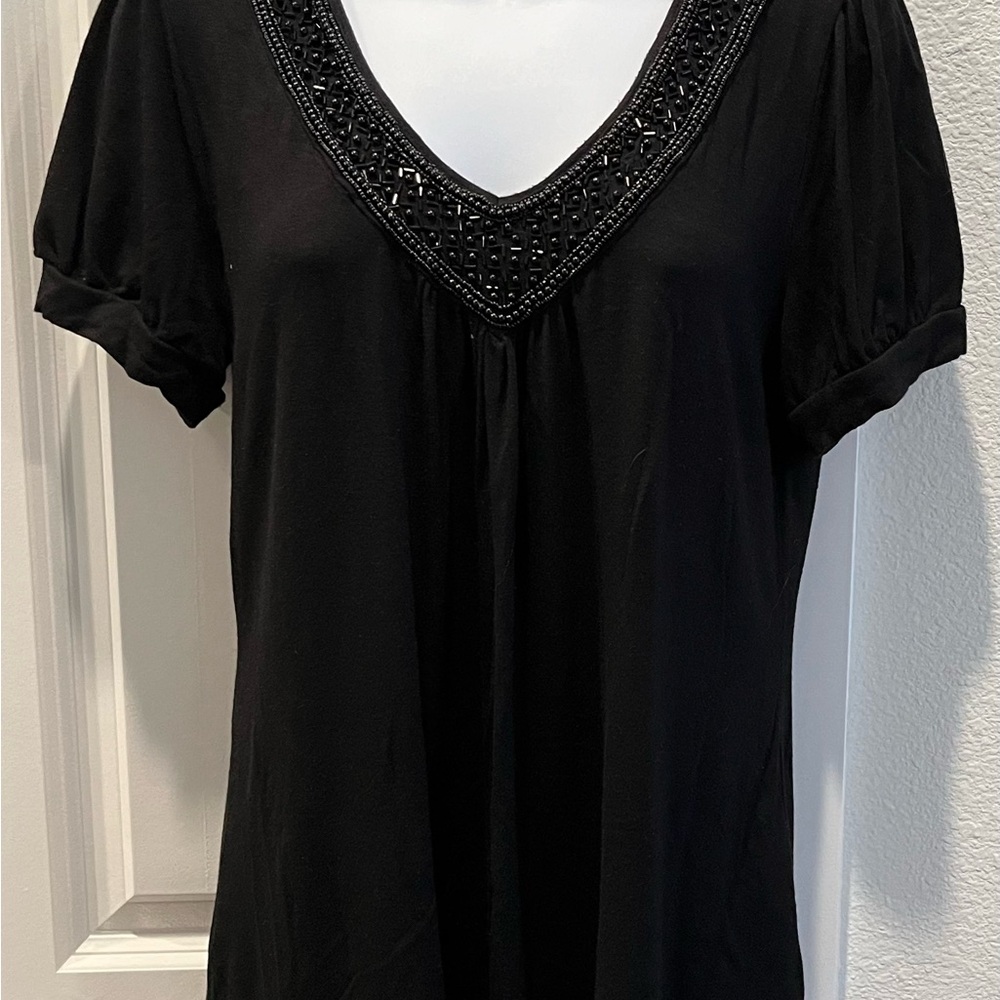 LAPIS V-neck Short sleeveTop,Cute design around neck.Size L, pre-loved condition